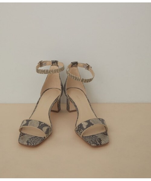 ADAM ET ROPE'(アダムエロペ)の「アンクルストラップサンダル(シューズ・レディース・ブラック/キャメル/ダークブラウン・23.0/24.5/24.0/23.5/22.5)」の2枚目の写真