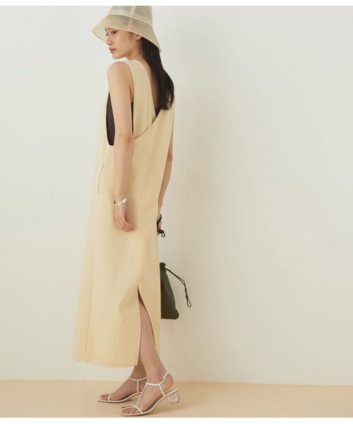 ADAM ET ROPE'(アダムエロペ)の「BACKツイストワンピース(ワンピース/ドレス・レディース・ブラック/キナリ・F)」の2枚目の写真