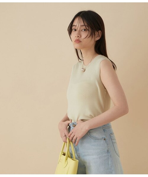 ADAM ET ROPE'（アダムエロペ）の「【アンサンブル対応可】ハイゲージラメニットノースリーブトップ（トップス・レディース・ブラック/ブラック系/ベージュ系・F）」の3枚目の写真