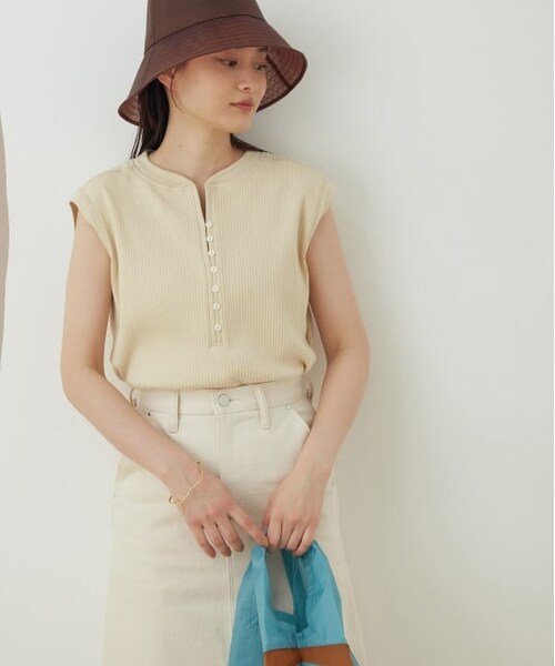 ADAM ET ROPE'（アダムエロペ）の「スリーブレスリブプルオーバー（トップス・レディース・ブラック/オフホワイト/ベージュ系・F）」の3枚目の写真