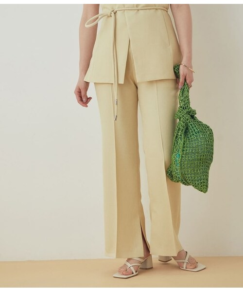 ADAM ET ROPE'（アダムエロペ）の「<洗える>【セットアップ対応】ダブルリネンライクイージーフレアパンツ（パンツ・レディース・イエロー系/ベージュ・38/36）」の2枚目の写真