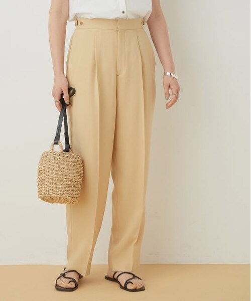 ADAM ET ROPE'(アダムエロペ)の「センタープレスセミワイドスラックス(パンツ・レディース・ブラック/ライトグリーン/ベージュ・38/36/34)」の2枚目の写真