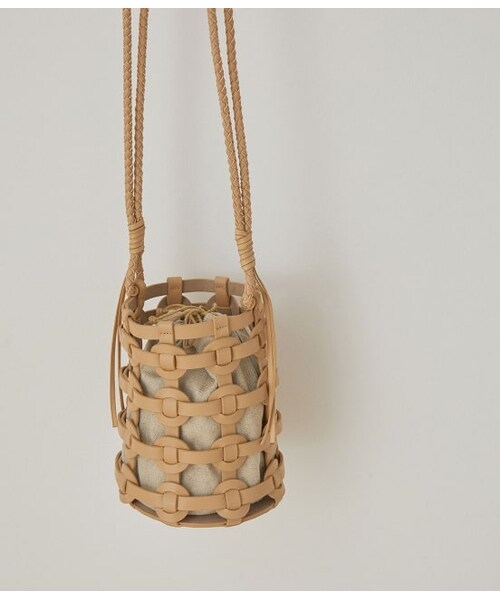 ADAM ET ROPE'（アダムエロペ）の「サークルレザーメッシュバッグ（バッグ・レディース・オフホワイト/ベージュ系・F）」の2枚目の写真