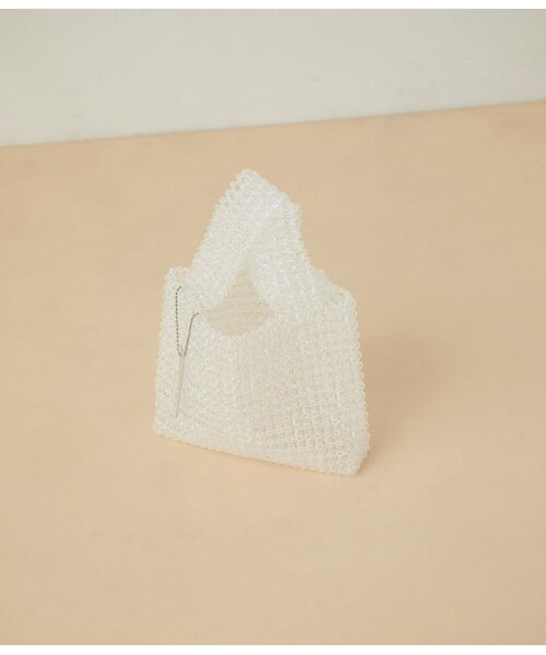 ADAM ET ROPE'(アダムエロペ)の「ビーズミニバッグ(バッグ・レディース・イエロー系/その他4・F)」の2枚目の写真