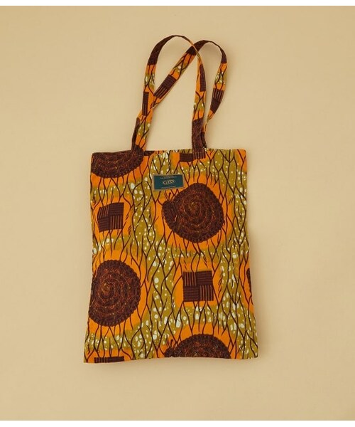 ADAM ET ROPE'（アダムエロペ）の「アフリカンプリントエコバッグ（バッグ・レディース・ブラウン/カラシ・F）」の2枚目の写真