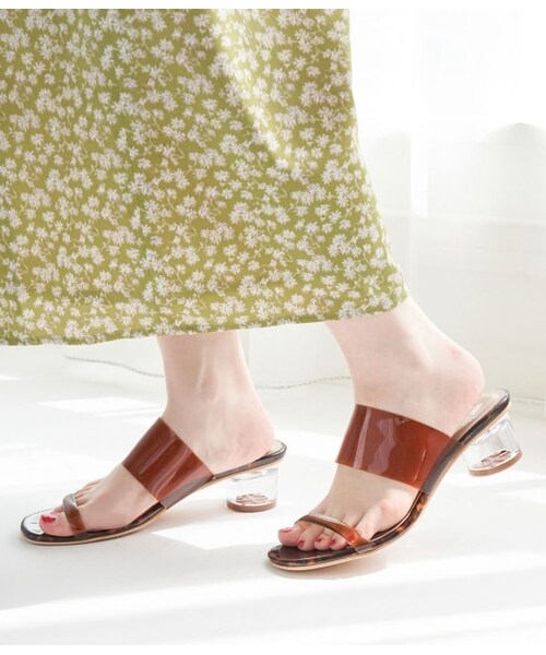 ROPE' PICNIC(ロペピクニック)の「【WEB限定カラー:イエロー】クリアアッパー円柱クリアヒールミュール(シューズ・レディース・ブラウン系/イエロー系2/オフホワイト/ブラック・23.0/23.5/24.0)」の3枚目の写真