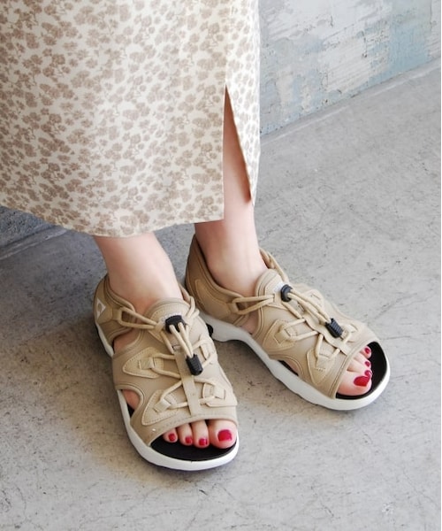 ROPE' PICNIC（ロペピクニック）の「【GERRY/ジェリー別注】アジャストスピンドルスニーカーサンダル（シューズ・レディース・ベージュ/ブラック系2/ブラック・24.5/23.5/22.5）」の3枚目の写真