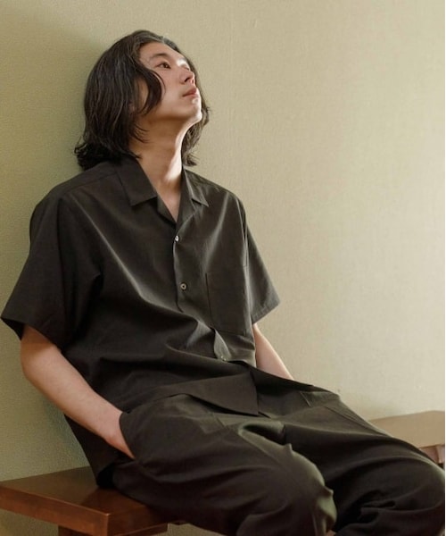 ADAM ET ROPE'(アダムエロペ)の「《WEB限定》【RIRANCHA】吸水速乾 オープンカラーシャツ セットアップ/Quickdry(フォーマルスーツ/小物・メンズ・ブラック/ネイビー系/ベージュ系2・S/M/XL/L)」の1枚目の写真