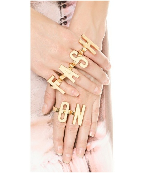 MOSCHINO（モスキーノ）の「Moschino Fash On/Off Rings（リング