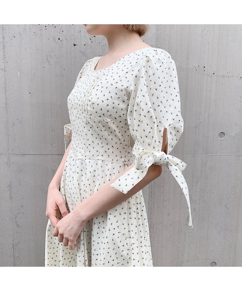 lilLilly（リルリリー）の「【pain】フラワーリボンロングドレス