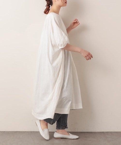 PUAL CE CIN(ピュアルセシン)の「大花刺繍ワンピース(ワンピース・レディース・ホワイト/ブラック・FREE)」の1枚目の写真