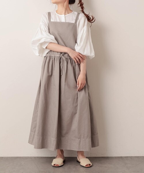 PUAL CE CIN(ピュアルセシン)の「綿麻ツイルジャンバースカート(ワンピース・レディース・アイボリー/ベージュ/スミクロ・FREE)」の2枚目の写真