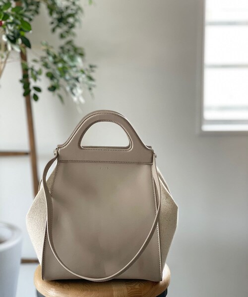 RIVE DROITE（リヴドロワ）の「【story.(ストーリー)】コンビトート（トートバッグ・レディース・グレージュ/ブラック・F）」の2枚目の写真