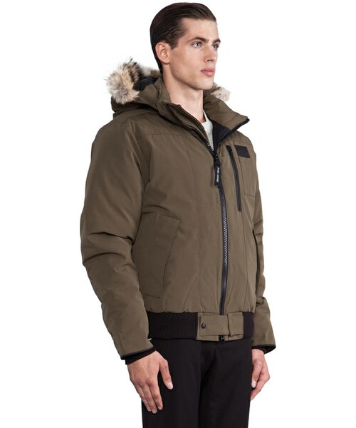 CANADA GOOSE(カナダグース)の「Canada Goose Borden Bomber with Coyote Fur Collar(トップス・メンズ・Military Green・XL)」の3枚目の写真
