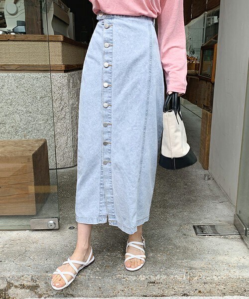 DHOLIC(ディーホリック)の「ダイアゴナルデニムスカート(デニムスカート・レディース・ブルー・S/M)」の1枚目の写真