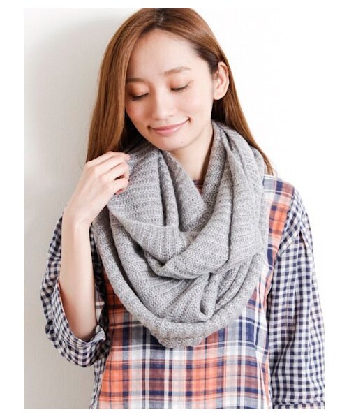 Green Parks fuuwa(グリーンパークスフーワ)の「・シンプルニットスヌード(ストール・マフラー・アイボリー/杢グレー/ブラック/ボルドー・F)」の8枚目の写真