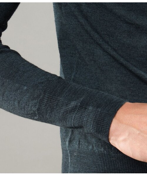 JUNMEN（ジュンメン）の「【先行受注】マジックダイタートルネック（ニット・メンズ・グリーン/ネイビー/ワイン・M/L）」の9枚目の写真