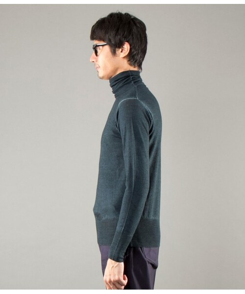 JUNMEN（ジュンメン）の「【先行受注】マジックダイタートルネック（ニット・メンズ・グリーン/ネイビー/ワイン・M/L）」の5枚目の写真