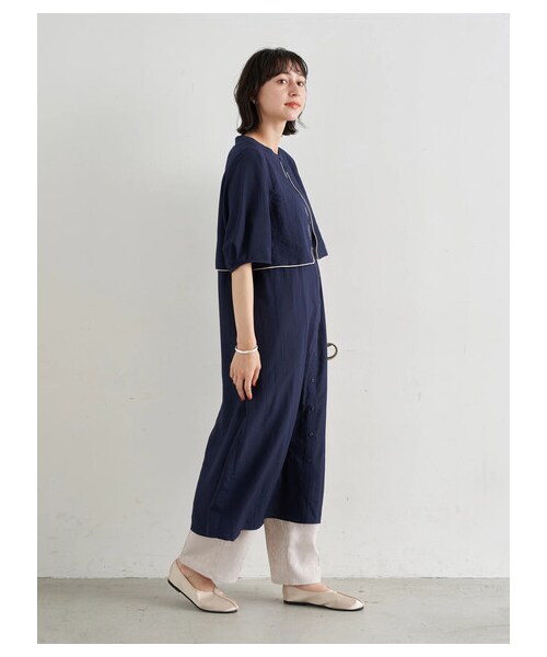 earth music&ecology（アースミュージックアンドエコロジー）の「【WEB限定】サイドリボンシャツワンピース（ワンピース/ドレス・オフホワイト/ネイビー/アイスブルー・F）」の4枚目の写真