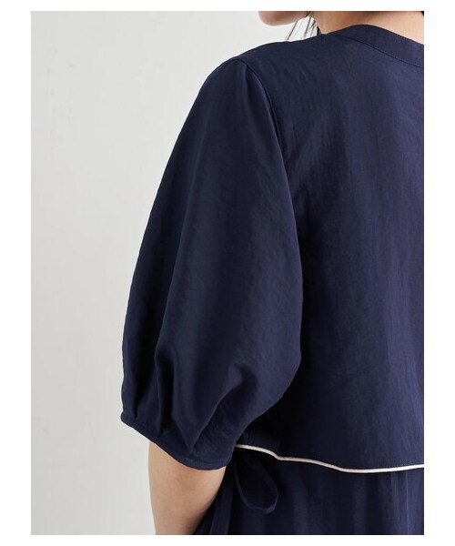 earth music&ecology（アースミュージックアンドエコロジー）の「【WEB限定】サイドリボンシャツワンピース（ワンピース/ドレス・オフホワイト/ネイビー/アイスブルー・F）」の10枚目の写真