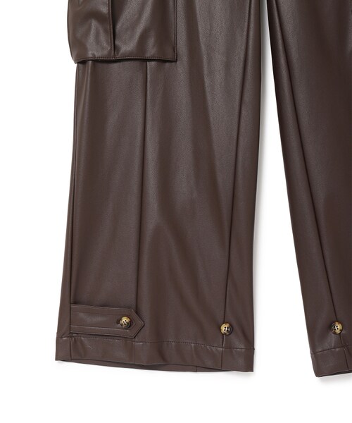 Uhr（ウーア）の「Fake Leather Cargo Pants（パンツ・レディース・BROWN/20/C.GRAY/09・36）」の5枚目の写真
