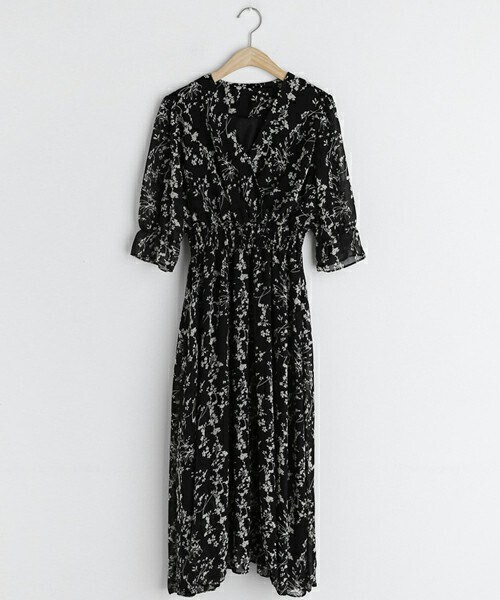 DHOLIC（ディーホリック）の「カシュクール花柄ワンピース（ワンピース・レディース・ホワイト/ブラック・ONESIZE）」の2枚目の写真
