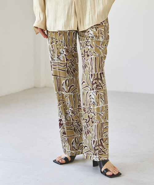 TODAYFUL（トゥデイフル）の「パッチワークパターントラウザー 12120706（パンツ・レディース・BEIGE/BLUE・36/38）」の8枚目の写真