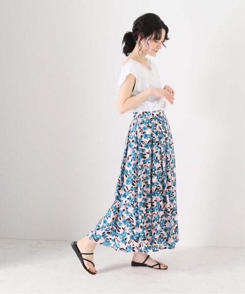 La TOTALITE（ラトータリテ）の「レースネックフレンチプル