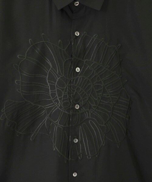 SHAREEF（シャリーフ）の「STUDIOUS別注 EMBROIDERY SS SH（）」 - WEAR