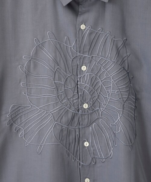 SHAREEF（シャリーフ）の「STUDIOUS別注 EMBROIDERY SS SH（）」 - WEAR