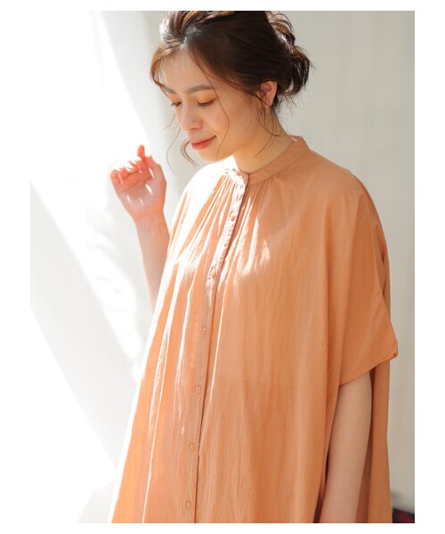 Green　Parks（グリーンパークス）の「I ギャザーゆったりチュニック（ワンピース/ドレス・オフホワイト/ブラック/グレーベージュ/オレンジ・F）」の4枚目の写真