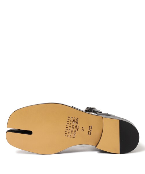 Maison Margiela(メゾンマルジェラ)の「'Tabi'フラットサンダル(シューズ・レディース・BLACK/01)」の4枚目の写真