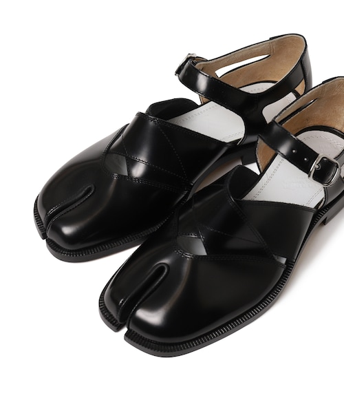 Maison Margiela(メゾンマルジェラ)の「'Tabi'フラットサンダル(シューズ・レディース・BLACK/01)」の6枚目の写真