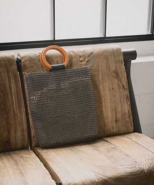 Andemiu（アンデミュウ）の「ブレードリングトート（バッグ・オフホワイト/グレー）」の2枚目の写真