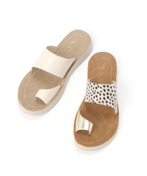 studio CLIP(スタディオクリップ)の「サムリング楽トングサンダル(シューズ・オフホワイト/ブラック/ベージュ)」の15枚目の写真