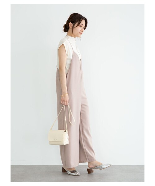 Green　Parks（グリーンパークス）の「・ELENCARE DUE Vネックサロペットパンツ（ワンピース/ドレス・アイボリー/ブラック/ピンク・F）」の8枚目の写真