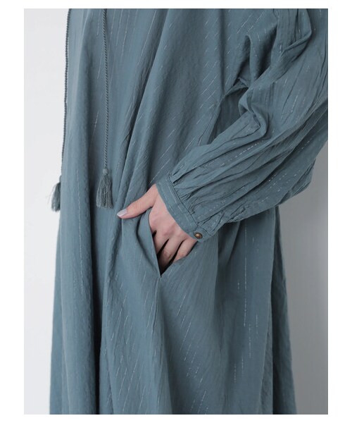 AMERICAN HOLIC（アメリカンホリック）の「ラメドビーストライプワンピース（ワンピース/ドレス・アイボリー/チャコールグレー/グリーン・F）」の6枚目の写真