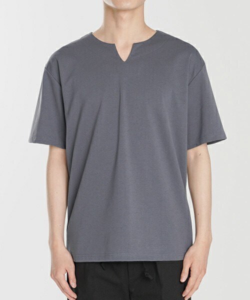D'MENS by DHOLIC（ディーメンズ）の「スリットネック半袖T（Tシャツ