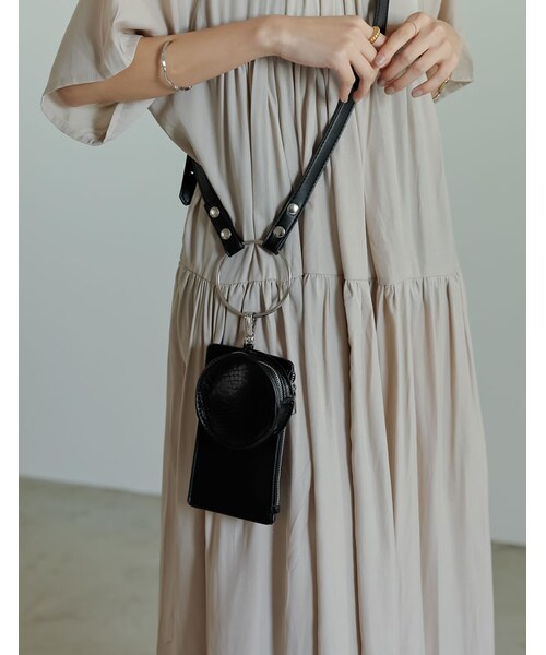 Re:EDIT（リエディ）の「ポーチ付きリングミニショルダーバッグ（バッグ・レディース・ブラック/アイボリー・フリーサイズ）」の3枚目の写真