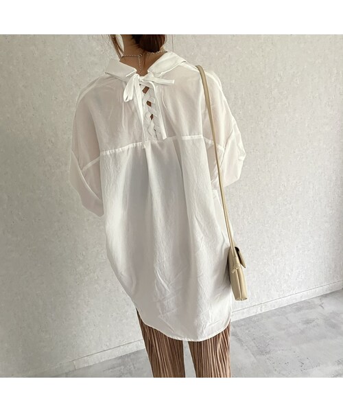 copine(コピン)の「バックレースアップシャツ(2color)(シャツ/ブラウス・レディース・ホワイト/スミクロ・ワンサイズ)」の1枚目の写真