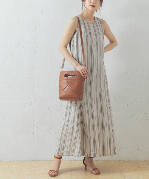 URBAN RESEARCH ROSSO WOMEN（アーバンリサーチ　ロッソ）の「直條織紋長洋裝（ワンピース/ドレス・レディース・棕色/黑色・FREE）」の4枚目の写真