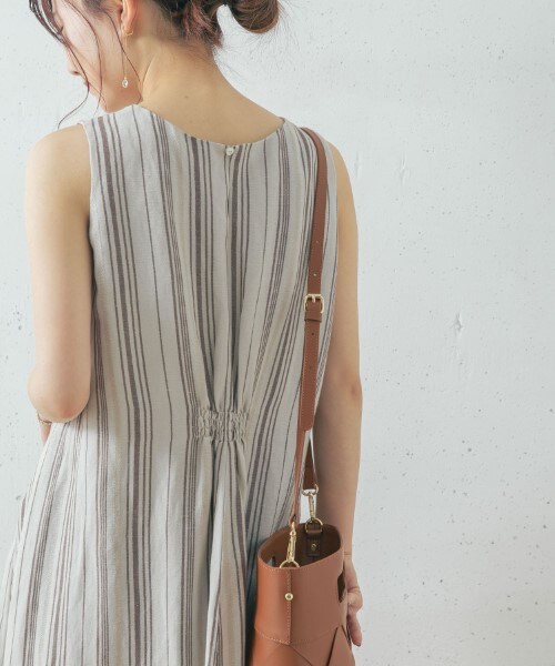 URBAN RESEARCH ROSSO WOMEN（アーバンリサーチ　ロッソ）の「直條織紋長洋裝（ワンピース/ドレス・レディース・棕色/黑色・FREE）」の9枚目の写真