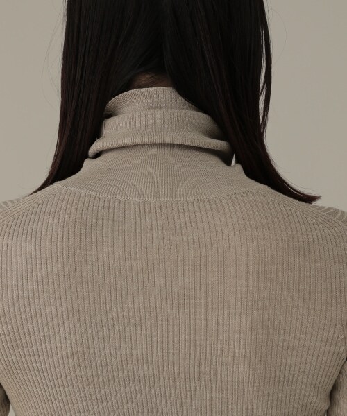 Chaos(カオス)の「18Gシルクリブニット タートルネックプルオーバー(トップス・ブラック/ベージュ/ブルー)」の13枚目の写真