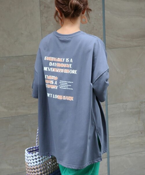 Sheson（シーズン）の「バックロゴ×ペイントオーバーTee（Tシャツ/カットソー・レディース・ホワイト/ブルー/ブラック・F）」の3枚目の写真