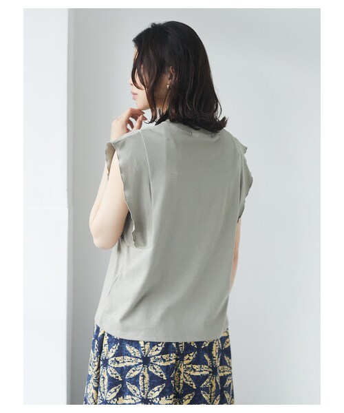 Green Parks(グリーンパークス)の「【予約】・SUGAR SPOON フリルノースリTシャツ(トップス・オフホワイト/チャコールグレー/ブラック/オレンジ/ブラウン/カーキ・F)」の6枚目の写真