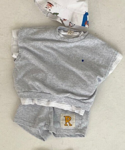 DHOLIC kids（ディーホリックキッズ）の「[rodaj] ショートスリーブスウェット上下SET（スウェット・キッズ・ベージュ/グレー・XS/S/M/L/XL）」の2枚目の写真