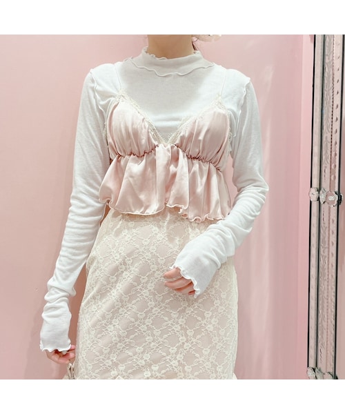 lilLilly（リルリリー）の「サテンランジェリーキャミトップス（トップス・レディース・BEIGE/BLACK）」の2枚目の写真