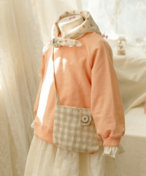 DHOLIC kids（ディーホリックキッズ）の「[arimcloset] ラグランスリーブスウェット（スウェット・キッズ・イエロー/パープル/ピンク/グリーン・XS/S/M/L）」の4枚目の写真