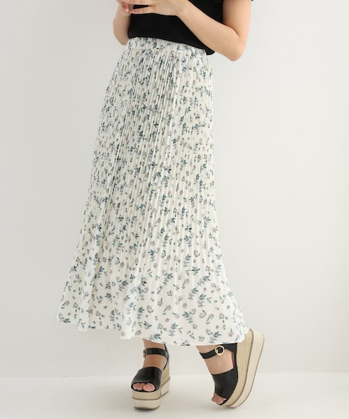 one after another NICE CLAUP（ワンアフターアナザーナイスクラップ）の「プリーツスカート（スカート・レディース・ベージュ/グレー/オフホワイト/アイボリー・0）」の2枚目の写真