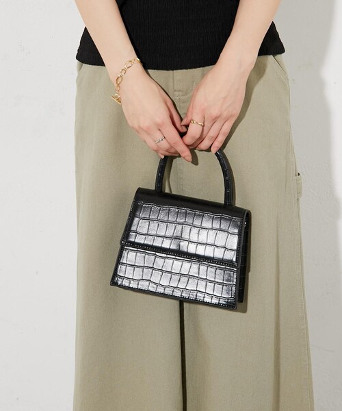 prose verse（プロズヴェール）の「【2way仕様】クロコミニショルダーバッグ（ショルダーバッグ・レディース・オフホワイト/キャメル/ブラック・FREE）」の2枚目の写真